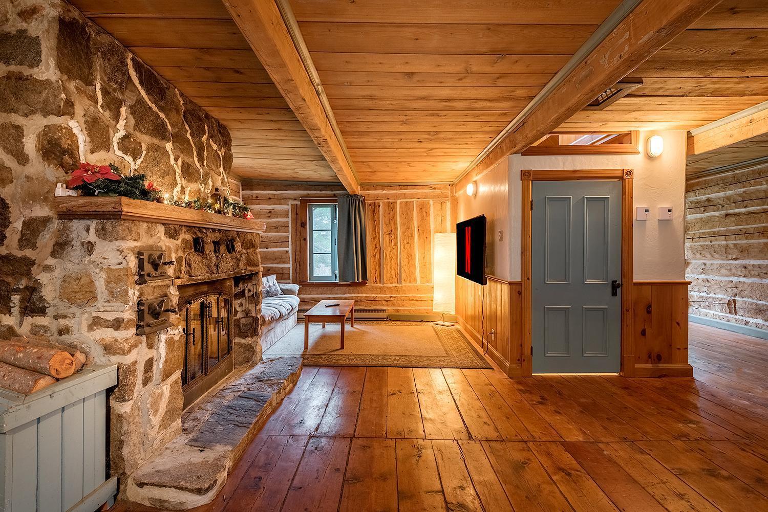 Ancestral Wooden Chalet - St-Gabriel De Brandon Mandeville Eksteriør bilde