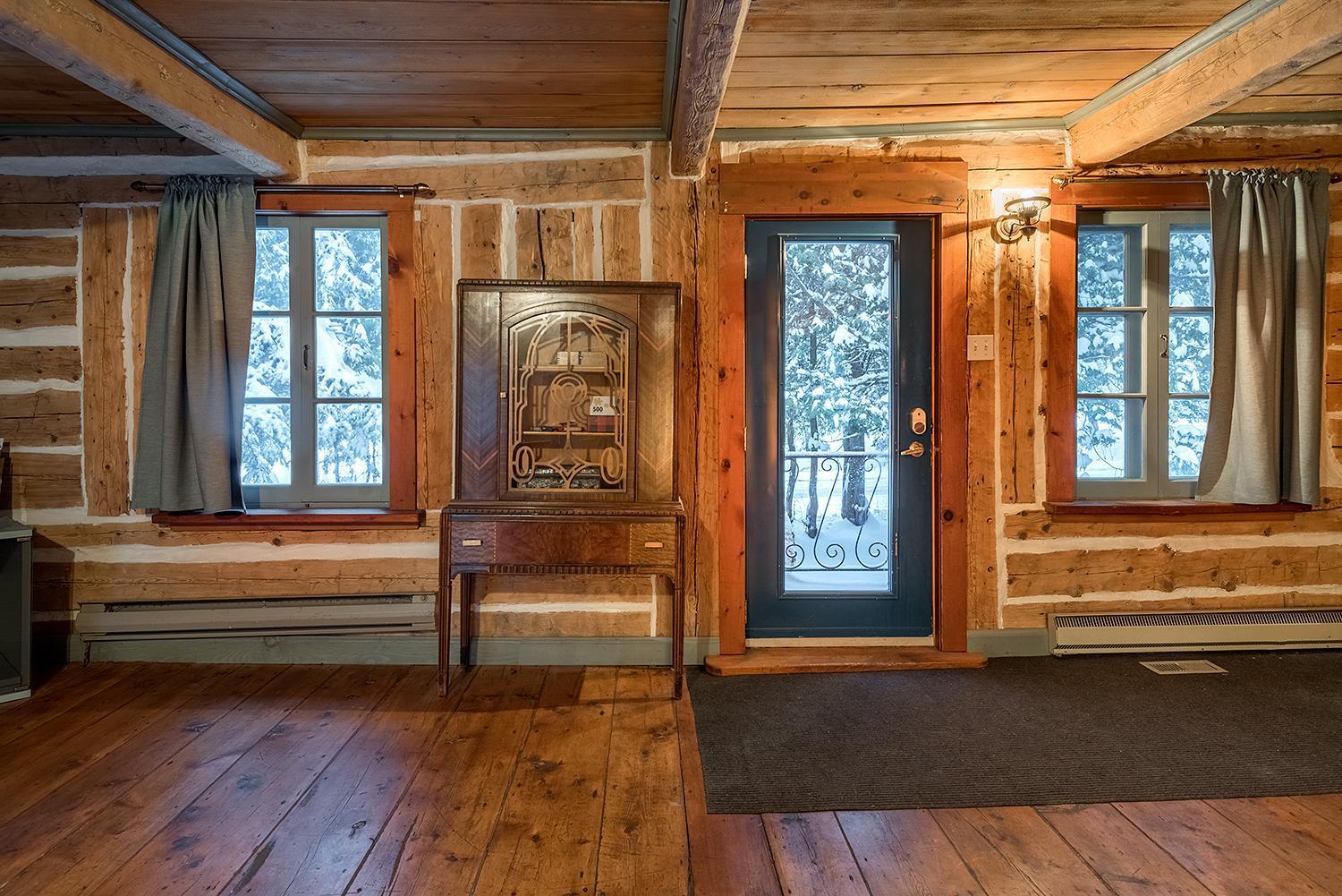 Ancestral Wooden Chalet - St-Gabriel De Brandon Mandeville Eksteriør bilde